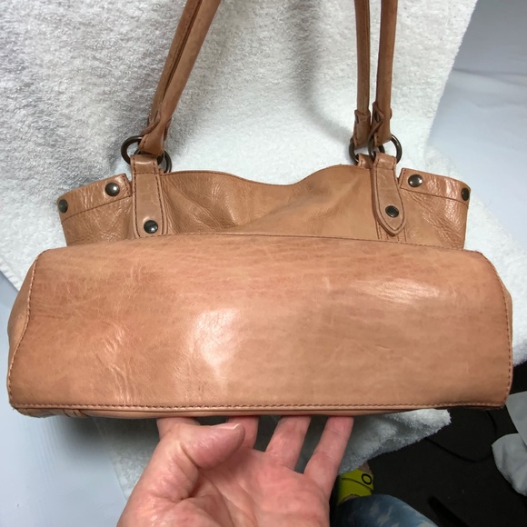 Frye Melissa Leather Beige/Peach Shoulder Bag - Picture 10 of 16